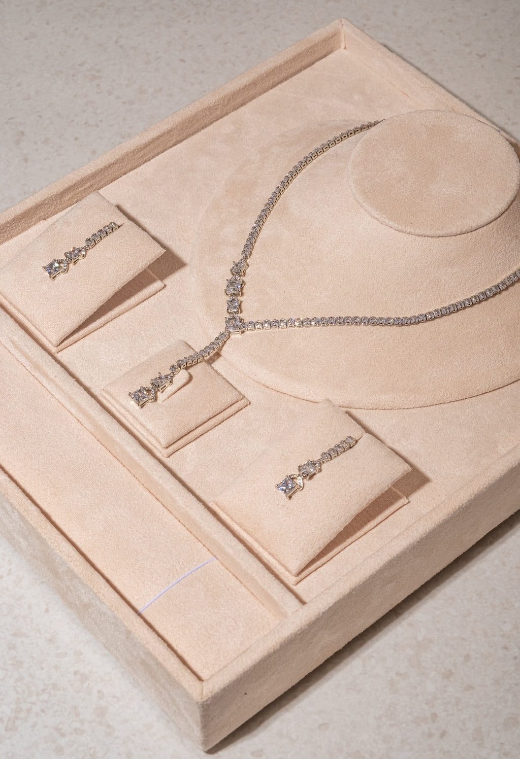 Elegance Drop Line